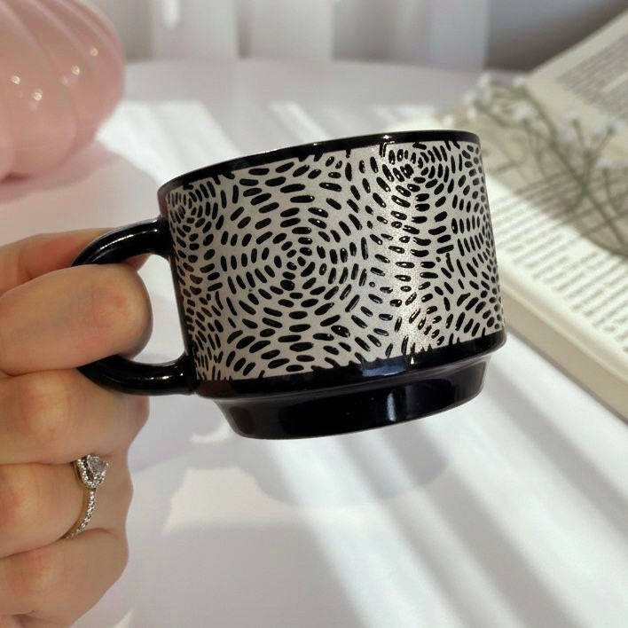 Mono Art Mug