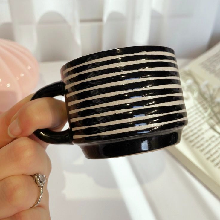 Mono Art Mug
