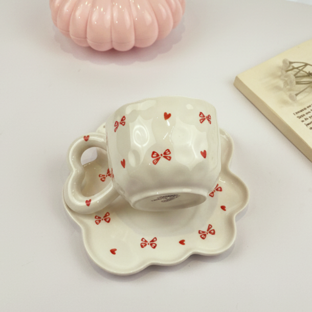 Pretty Bow Cup
