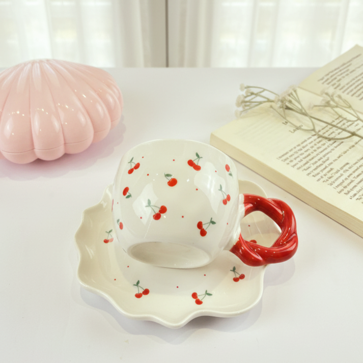 Amour Cherry Cup
