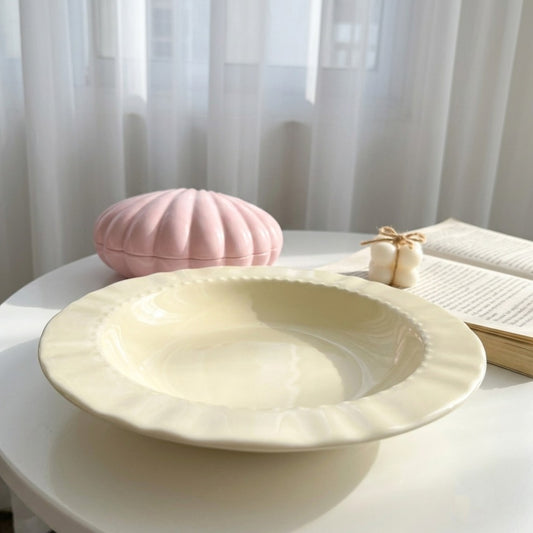 Creamy Plane Plate
